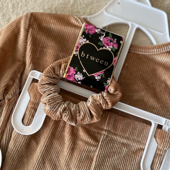 NWT btween Toddler Girls’ Ruffle Velour Set 24M - Picture 5 of 10